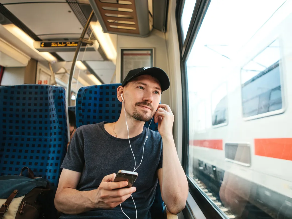 Financial Podcasts to Listen to During Your Commute