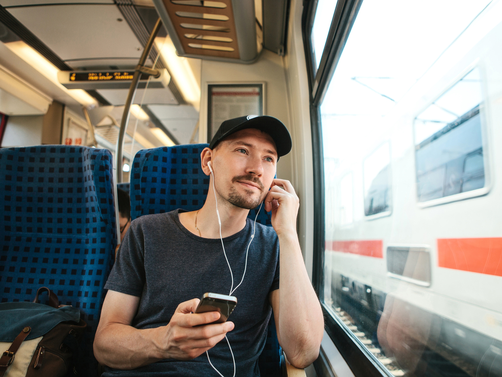 Financial Podcasts to Listen to During Your Commute