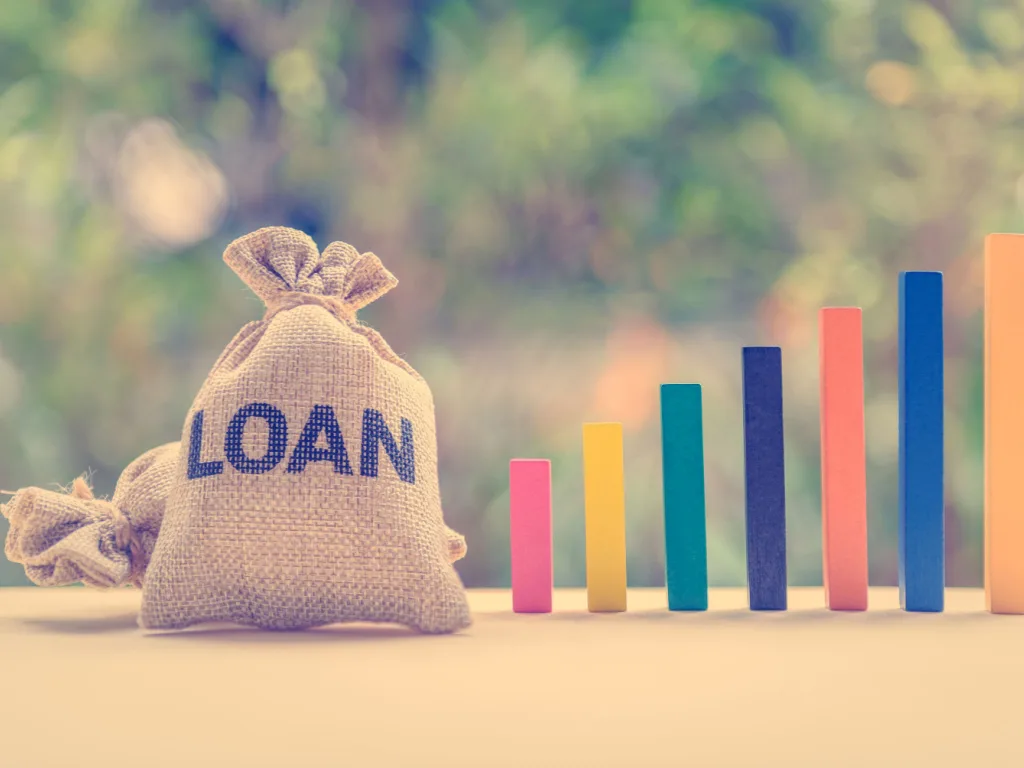 The Pros and Cons of Loan Refinancing